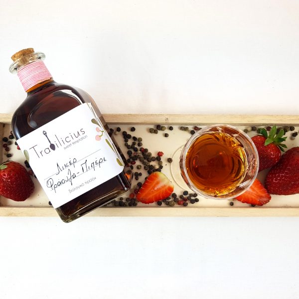 Παραδοσιακό Λικέρ Φράουλα Με Πιπέρι