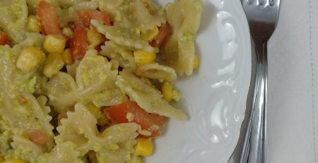 ΣΑΛΑΤΑ ΖΥΜΑΡΙΚΩΝ ΜΕ ΣΑΛΤΣΑ ΑΒΟΚΑΝΤΟ